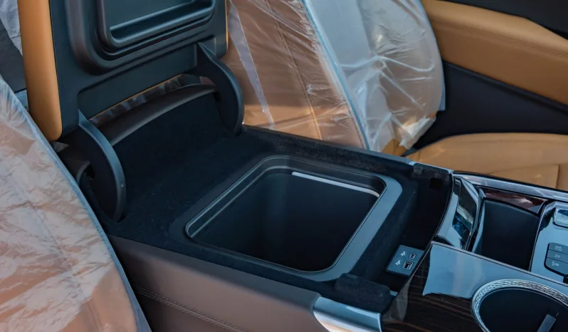 
2026 Cadillac Escalade Premium Luxury 6.2L V8 AT Petrol full									