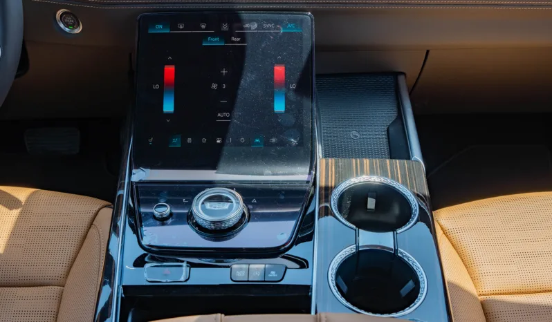 
2026 Cadillac Escalade Premium Luxury 6.2L V8 AT Petrol full									