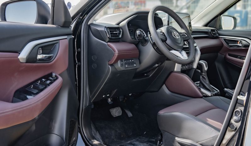 
2025 Toyota Urban Cruiser GLX 1.5L AT Petrol (Black) full									