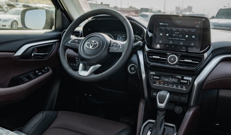 
2025 Toyota Urban Cruiser GLX 1.5L AT Petrol (Black) full									