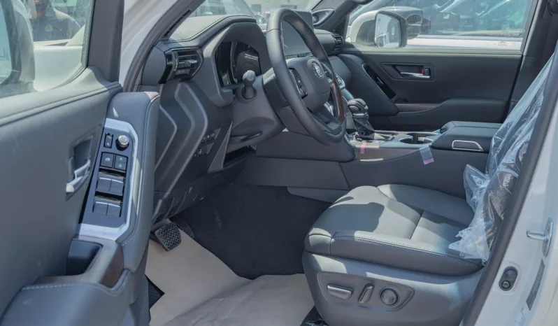 
2026 Toyota Land Cruiser 300 GXR 3.3L AT Diesel full									