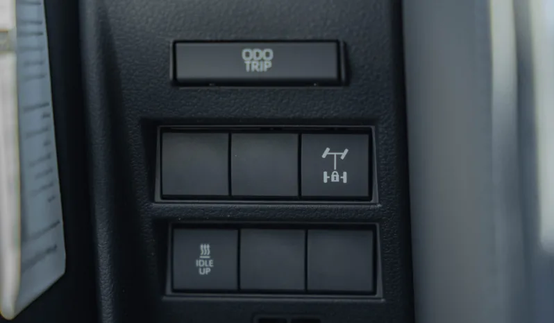 
2026 Toyota Land Cruiser 300 GXR 3.3L AT Diesel full									