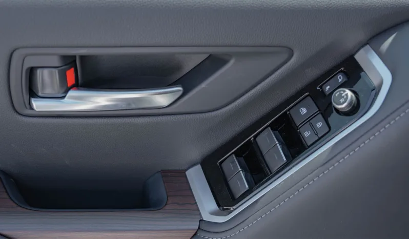 
2026 Toyota Land Cruiser 300 GXR 3.3L AT Diesel full									