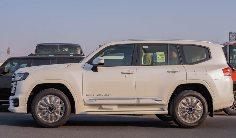 
2026 Toyota Land Cruiser 300 GXR 3.5L AT Petrol (White) full									