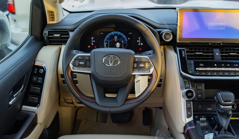 
2026 Toyota Land Cruiser 300 GXR 3.5L AT Petrol (White) full									