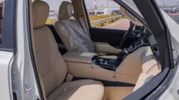 
										2026 Toyota Land Cruiser 300 GXR 4.0L AT Petrol (White-Beige) full									