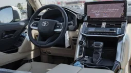 
										2026 Toyota Land Cruiser 300 GXR 4.0L AT Petrol (White-Beige) full									