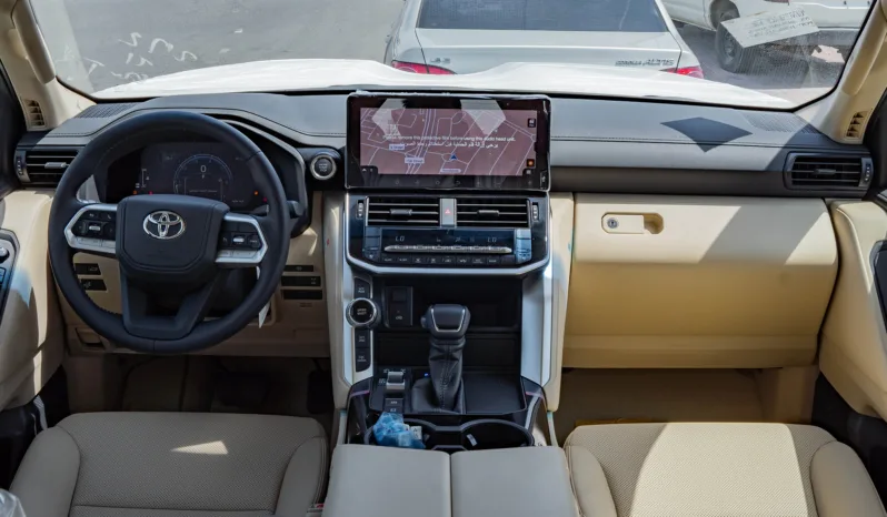 
								2026 Toyota Land Cruiser 300 GXR 4.0L AT Petrol (White-Beige) full									