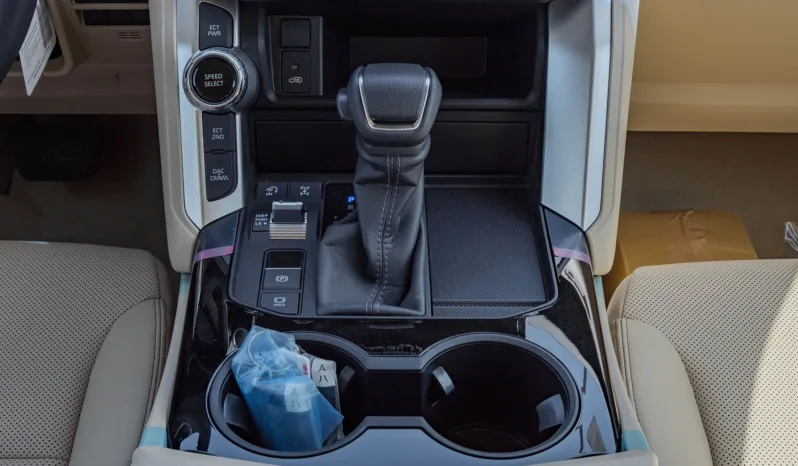 
								2026 Toyota Land Cruiser 300 GXR 4.0L AT Petrol (White-Beige) full									