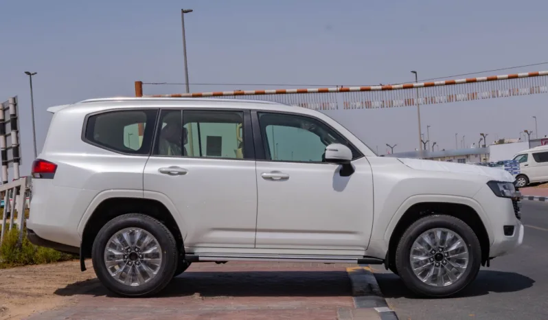 
								2026 Toyota Land Cruiser 300 GXR 4.0L AT Petrol (White-Beige) full									