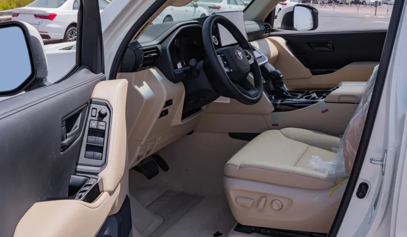 
								2026 Toyota Land Cruiser 300 GXR 4.0L AT Petrol (White-Beige) full									