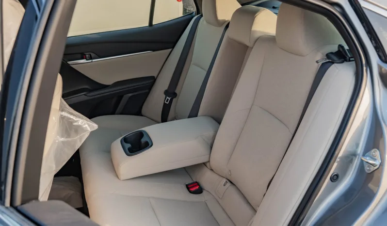 
2026 Toyota Camry LE 2.5L AT Hybrid (Gray) full									