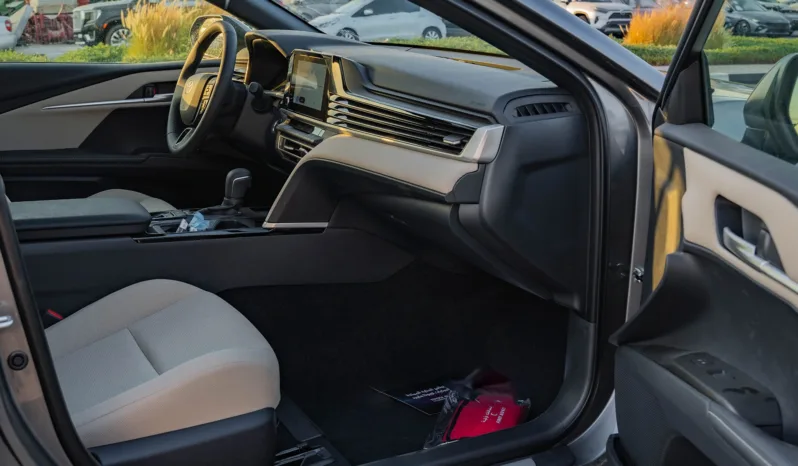 
2026 Toyota Camry LE 2.5L AT Hybrid (Gray) full									