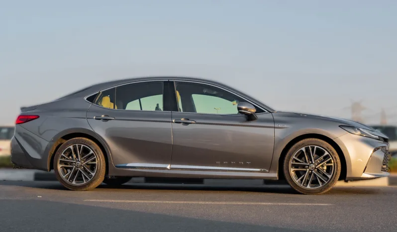 
2026 Toyota Camry LE 2.5L AT Hybrid (Gray) full									