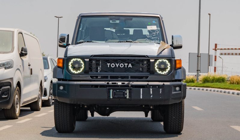 
								2026 Toyota Land Cruiser LC 76 4.0L AT Petrol (Gray) full									