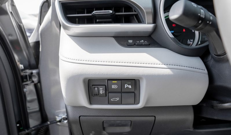 
2026 Toyota Highlander GLE 2.5L AT Hybrid (Gray) full									