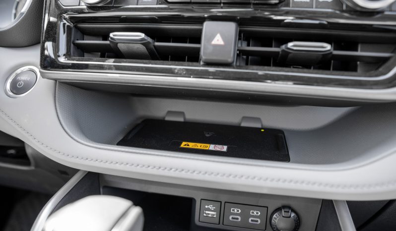 
2026 Toyota Highlander GLE 2.5 AT Hybrid (White) full									