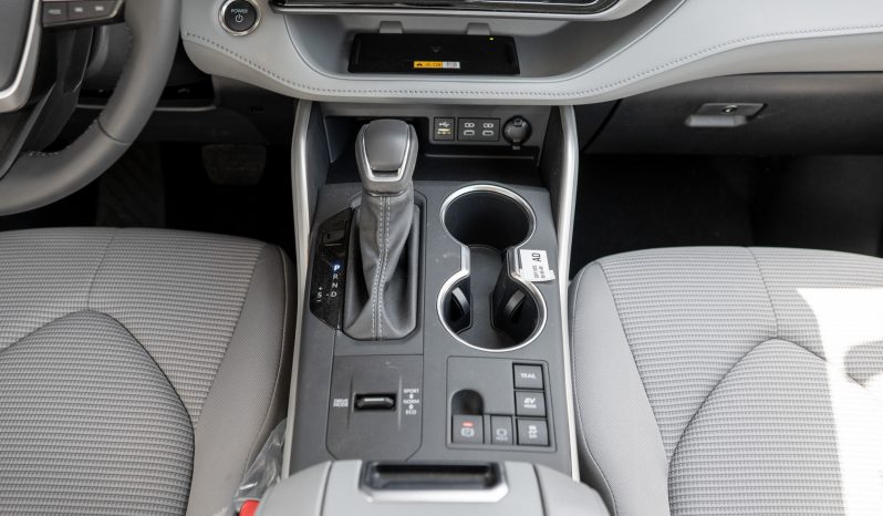 
2026 Toyota Highlander GLE 2.5 AT Hybrid (White) full									