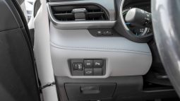 
2026 Toyota Highlander GLE 2.5 AT Hybrid (White) full									