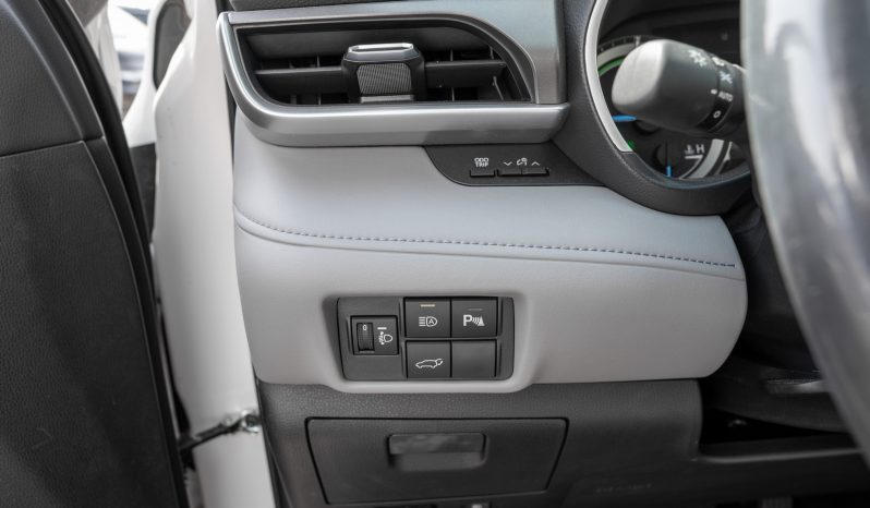 
2026 Toyota Highlander GLE 2.5 AT Hybrid (White) full									