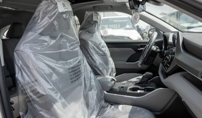 
2026 Toyota Highlander GLE 2.5 AT Hybrid (White) full									