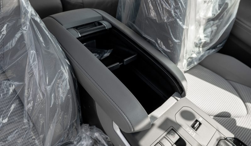 
2026 Toyota Highlander GLE 2.5 AT Hybrid (White) full									