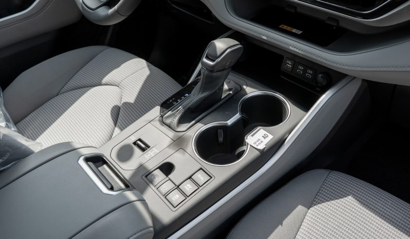 
2026 Toyota Highlander GLE 2.5 AT Hybrid (White) full									