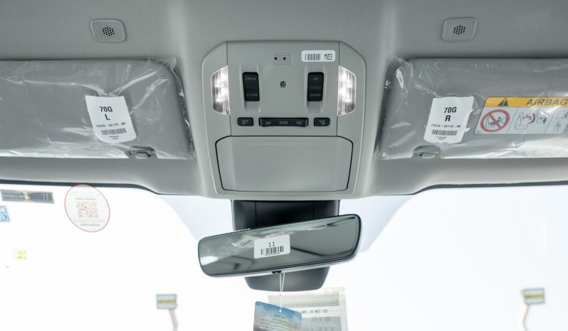 
2026 Toyota Highlander GLE 2.5 AT Hybrid (White) full									