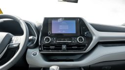 
2026 Toyota Highlander GLE 2.5 AT Hybrid (White) full									