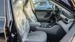 
2026 Toyota Highlander LE 2.5L AT Hybrid (Black) full									