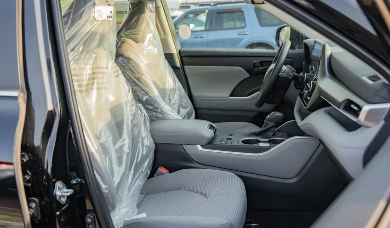 
2026 Toyota Highlander LE 2.5L AT Hybrid (Black) full									