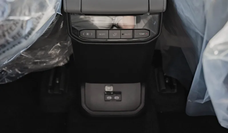
2026 Toyota Highlander LE 2.5L AT Hybrid (Black) full									