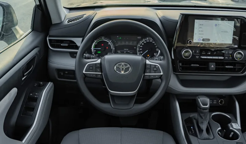 
2026 Toyota Highlander LE 2.5L AT Hybrid (Black) full									
