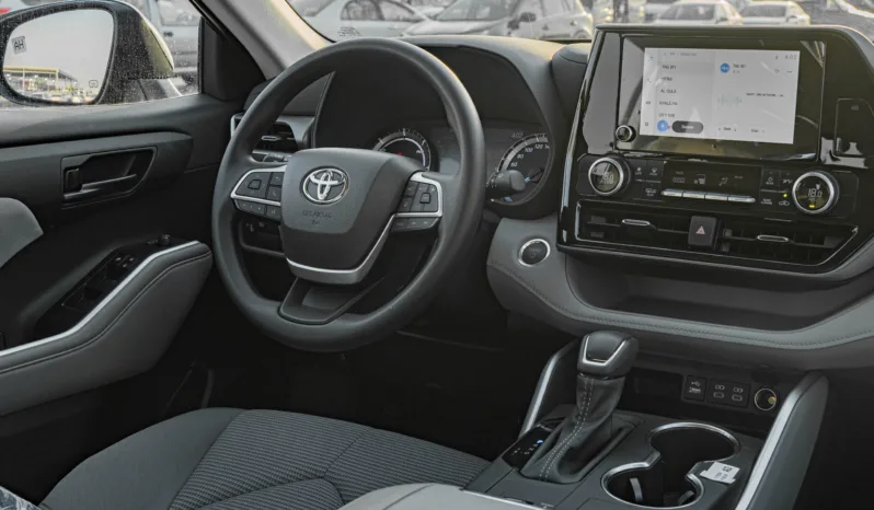 
2026 Toyota Highlander LE 2.5L AT Hybrid (Black) full									