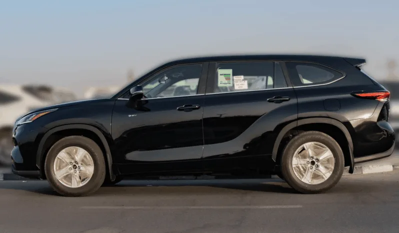 
2026 Toyota Highlander LE 2.5L AT Hybrid (Black) full									