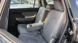 
2026 Toyota Highlander LE 2.5L AT Hybrid (Black) full									