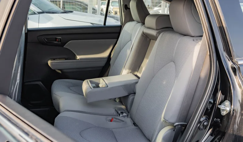 
2026 Toyota Highlander LE 2.5L AT Hybrid (Black) full									