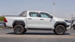 
2025 Toyota Hilux Adventure 4.0L AT Petrol (White) full									
