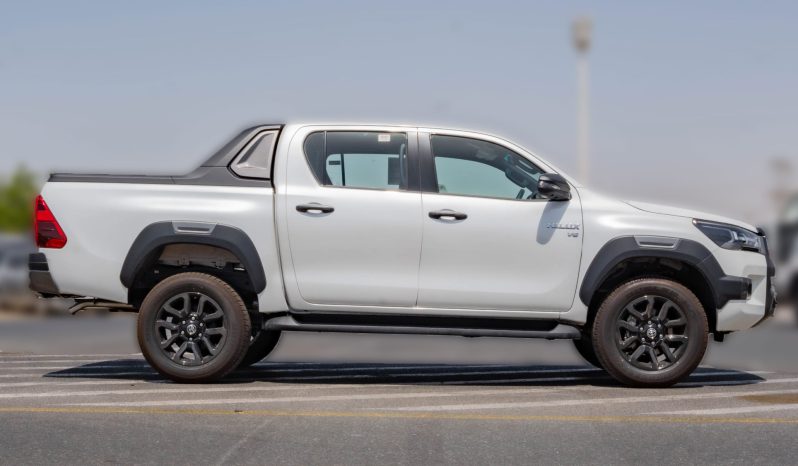 
2025 Toyota Hilux Adventure 4.0L AT Petrol (White) full									