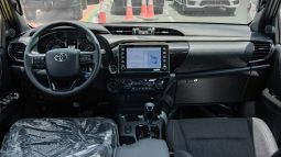 
2025 Toyota Hilux Adventure 4.0L AT Petrol (White) full									