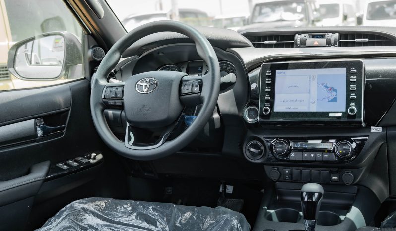 
2025 Toyota Hilux Adventure 4.0L AT Petrol (White) full									