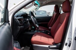 
										2025 Toyota Hilux DLX 2.7L AT Petrol (White) full									