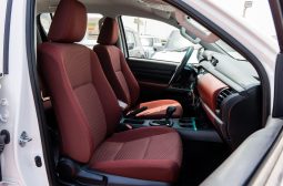 
										2025 Toyota Hilux DLX 2.7L AT Petrol (White) full									