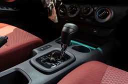 
										2025 Toyota Hilux DLX 2.7L AT Petrol (White) full									