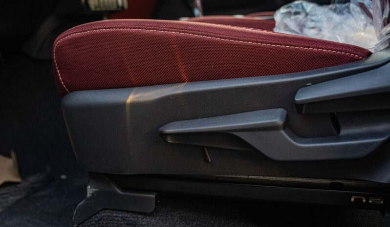 
2025 Toyota Hilux GLXS 2.7L AT Petrol full									