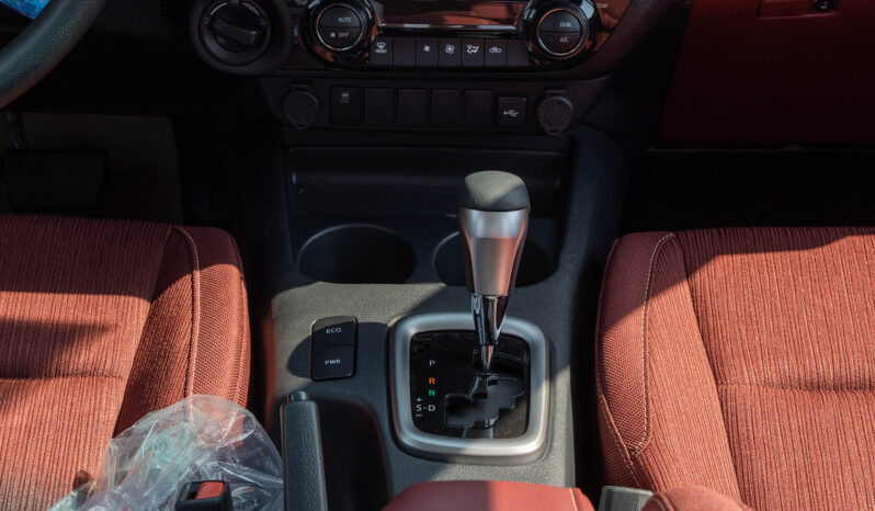 
2025 Toyota Hilux GLXS 2.7L AT Petrol full									