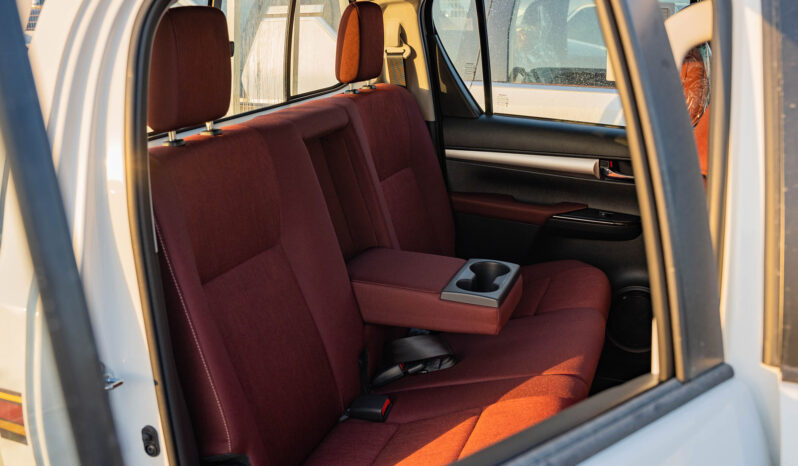 
2025 Toyota Hilux GLXS 2.7L AT Petrol full									