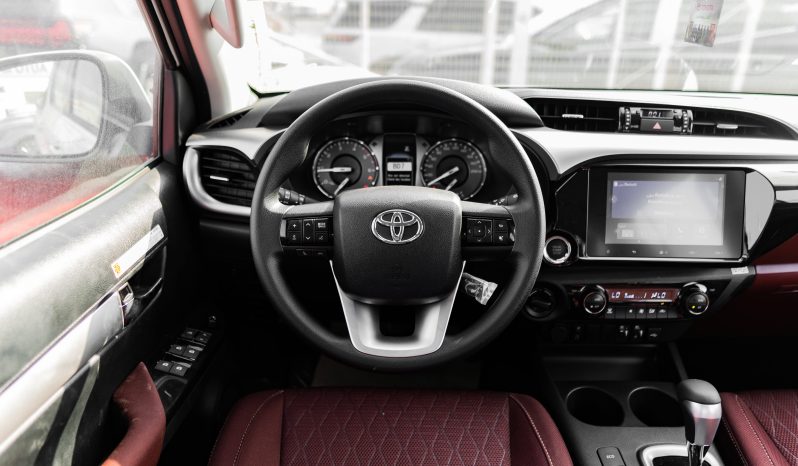 
2025 Toyota Hilux SGLX 2.4L AT Diesel (White) full									