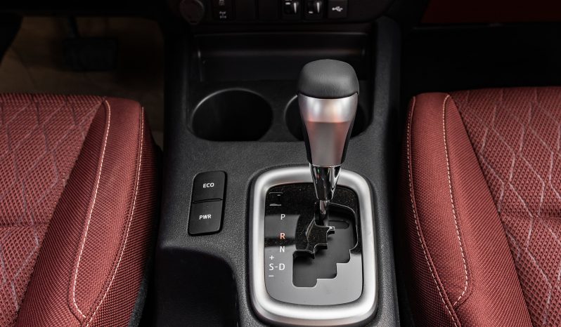 
2025 Toyota Hilux SGLX 2.4L AT Diesel (White) full									