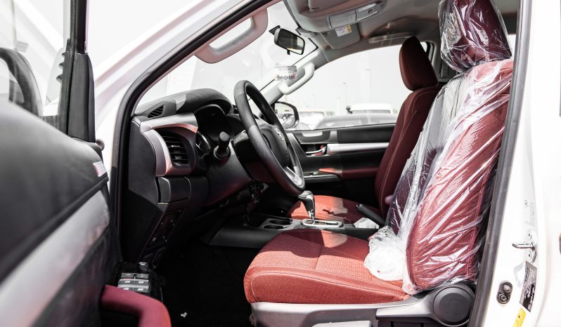 
2025 Toyota Hilux SGLX 2.4L AT Diesel (White) full									